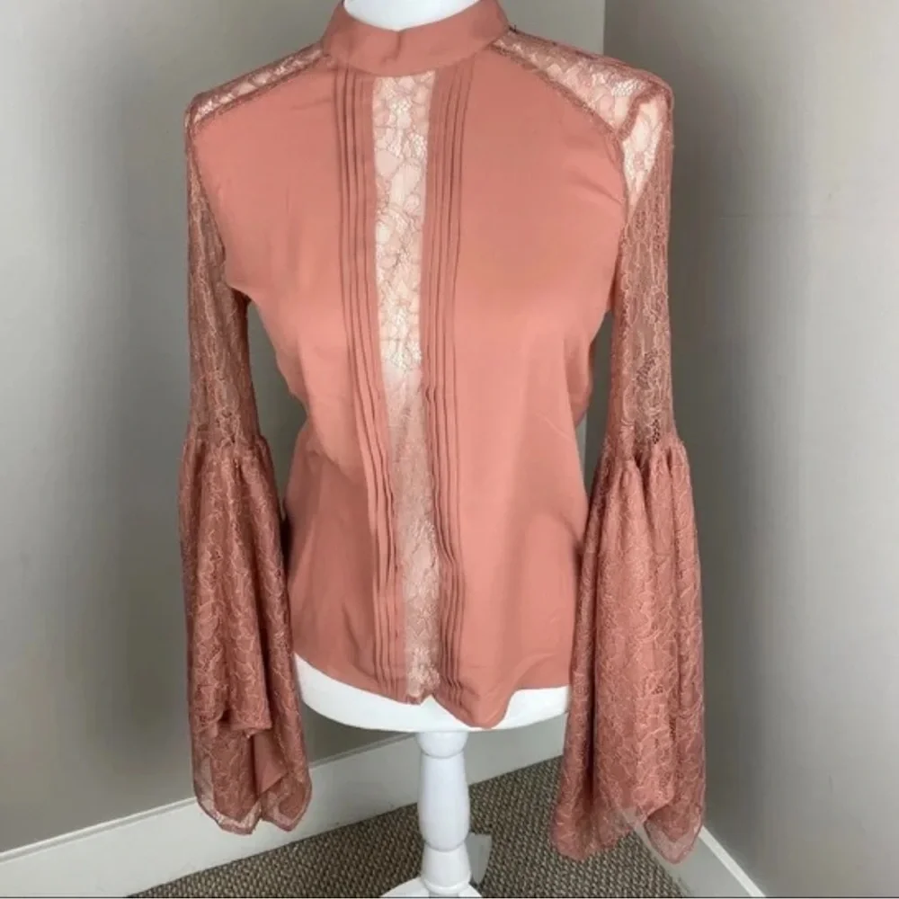 NWOT. Express Handkerchief Sleeve Lace Blouse Top Peach Pink. XS. - Picture 3 of 11